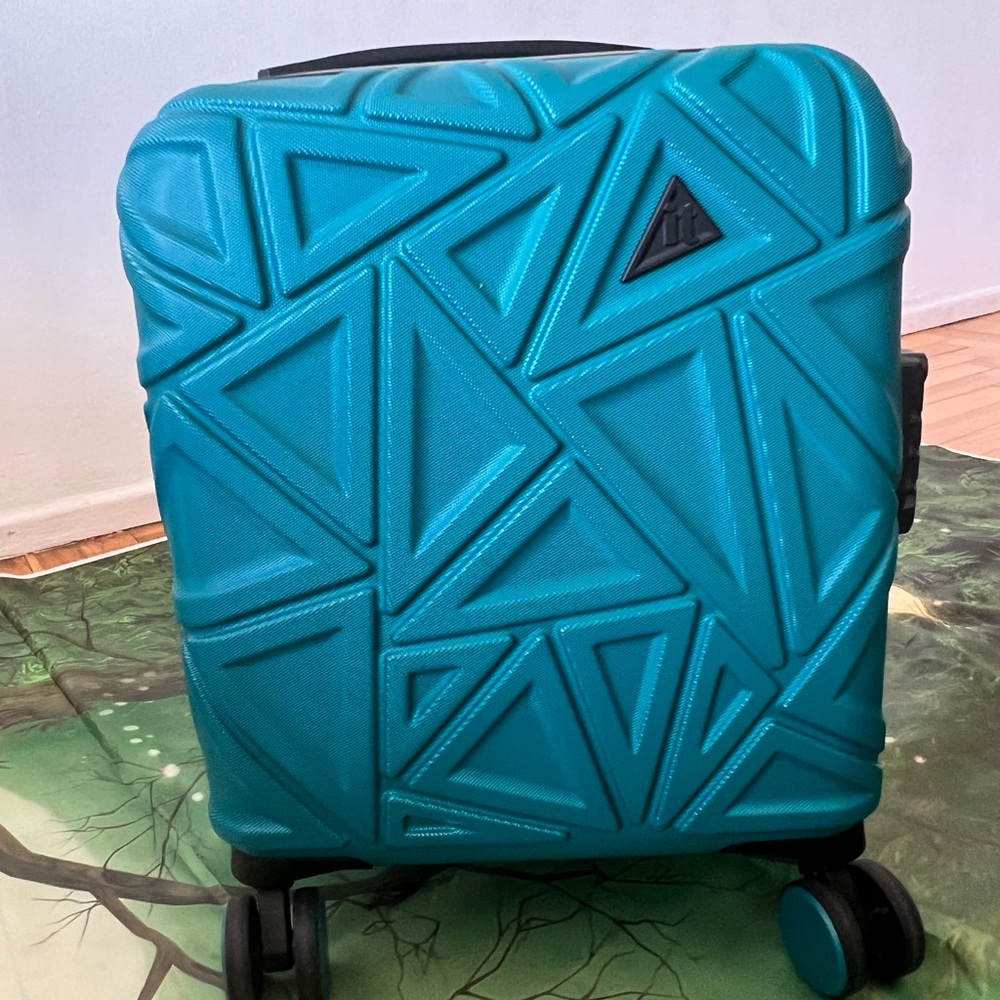 IT Underseat Hardshell Carry On Luggage，Trolley Lightweight Suitcase.